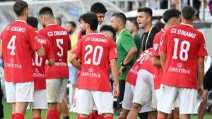 În 2025 era căpitan la Dinamo, iar acum e muncitor într-un depozit din Olanda. Povestea fotbalistului a cărui carieră s-a năruit brusc: „L-am iubit pe Florin Bratu”