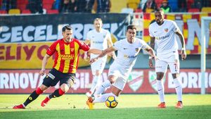 Șumudică se îndepărtează de cupele europene! VIDEO | Kayserispor a remizat în ultima etapă, după ce a condus până spre final