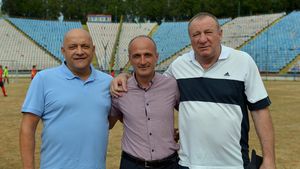 Florin Talpan și coletul de 5 kilograme, care l-a costat 780 de lei, cu care vrea să-l distrugă definitiv pe Gigi Becali!