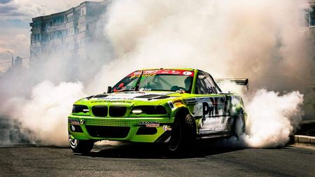 Românii participă la un eveniment gigantic de drift