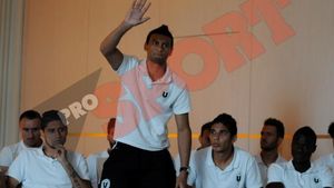 FOTO "U" și-a prezentat jucătorii într-un hotel de 5 stele:** "Facem față fără probleme în Liga 1!" Vezi lotul alb-negrilor