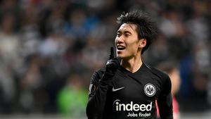 Jucătorul momentului din UEFA Europa League este Daichi Kamada! Cerințe SBC, recompense, dată de expirare & ultimele informații despre jucător
