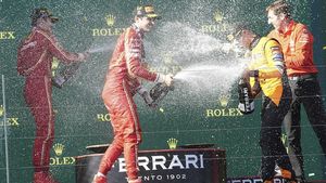 Cum au ajuns doi piloți milionari din Formula 1 să închirieze o furgonetă. Unul a fost șoferul de ocazie în drumul lor spre casă