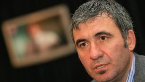 "Hoțul strigă hoții"