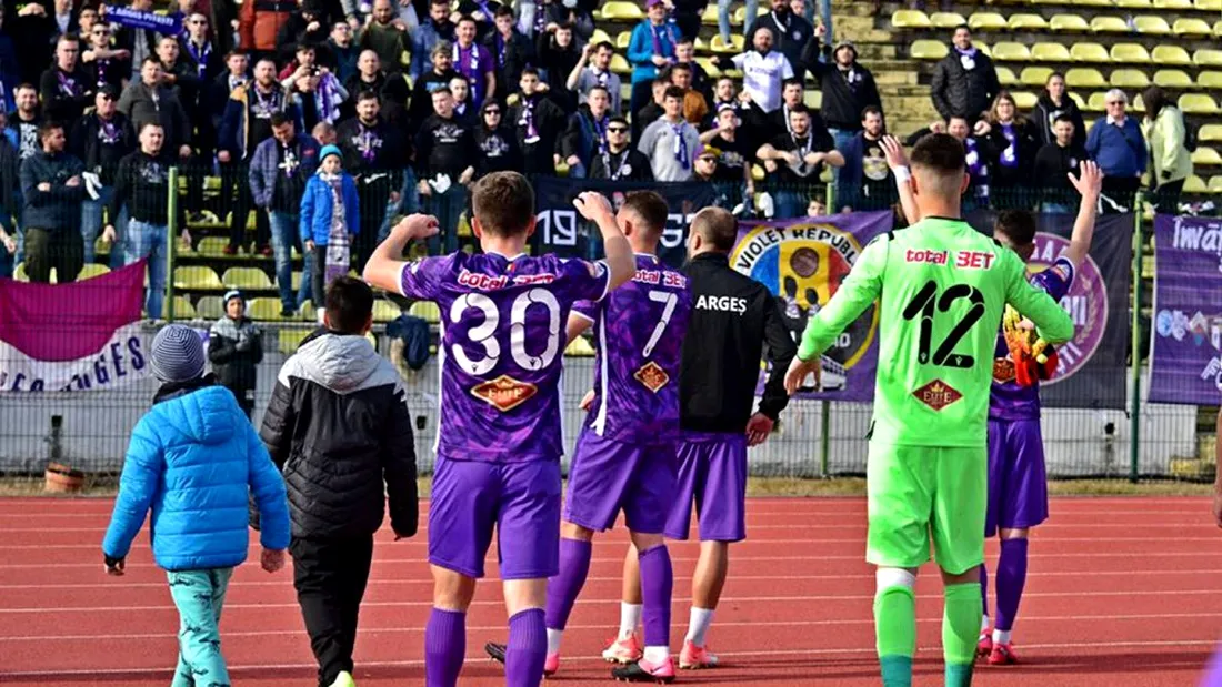 Argeșul s-a despărțit de încă un jucător, însă a reușit prelungirea contractelor cu Răzvan Ducan și Mihai Leca
