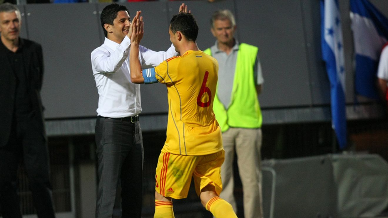 Răzvan:** "N-am reușit să vorbesc cu Mirel, și-a închis telefoanele! I-am trimis două mesaje!"