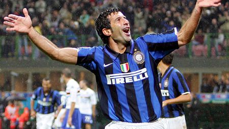 Figo: "Dacă pleacă Mancini rămân la Inter!"