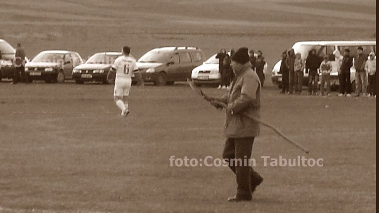 "Dreptate bătrânească"!** A cerut penalty cu furca!