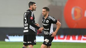 După ce l-a lăudat, Mihai Stoica nu și-a putut explica gestul lui Alex Chipciu în U Cluj - UTA Arad: „Chiar nu te poți cenzura?”