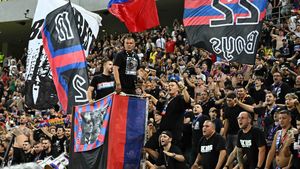 Anunțul galeriei FCSB despre transferul lui Louis Munteanu. Cum va fi primit atacantul dacă îl cumpără Gigi Becali. EXCLUSIV