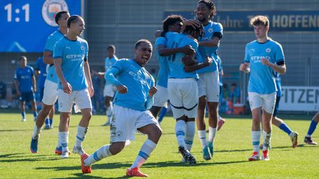 Șoc! Șase juniori de la Manchester City și Manchester United ar avea vârstele falsificate: unii sunt bănuiți că sunt adulți!