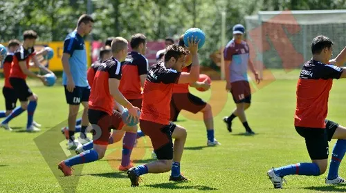 Zâmbete și gambe încordate!** FOTO: a început CALVARUL pentru Steaua! Ce le-a pregătit Reghe la primul antrenament din Austria