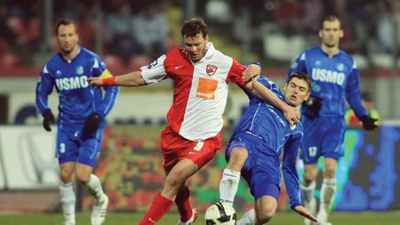 Cap în poarta sărutului