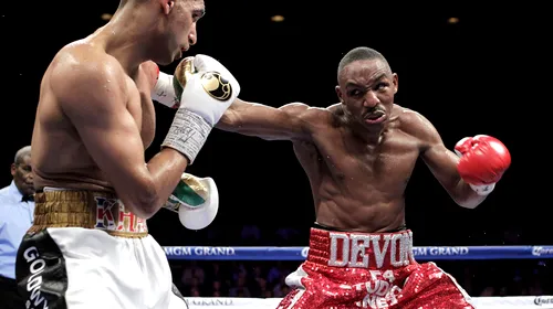 Amir Khan l-a învins pe Devon Alexander la categoria semimijlocie