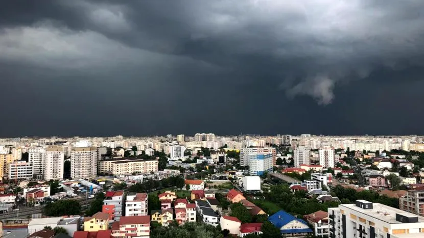 Cod galben de ploi torențiale, vânt și grindină! Vezi ce zone sunt vizate