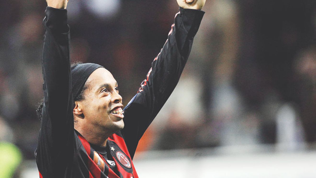 Ronaldinho nu mai e atras de viața de noapte!