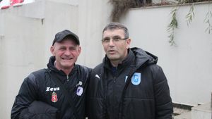 Eugen Neagoe n-a plecat de la „U" Cluj cu mâna goală! Antrenorul a adus la Universitatea Craiova un tânăr internaţional | EXCLUSIV