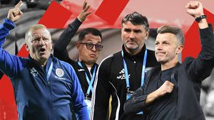 Antrenorii de azi, fotbaliștii de acum 20 de ani! Cum se mișcau în teren cei care pun la muncă jucătorii în prezent? Avem proba imaginilor! SPECIAL