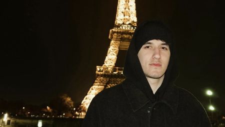 Cine erau, de fapt, „spionii” români din Grecia care au fotografiat baza militară navală