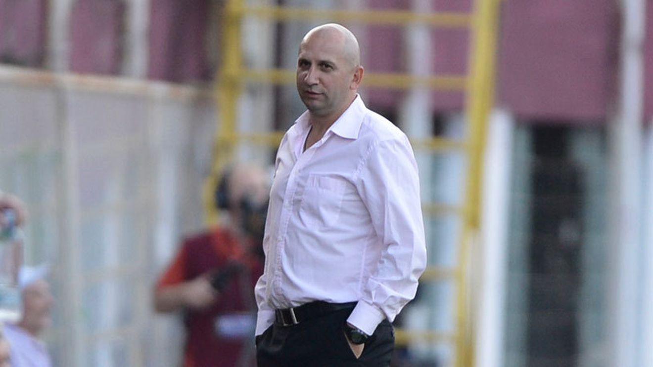 Fanii giuleșteni l-au înlocuit pe Reghe cu Miriuță! De ce a fost scuipat antrenorul Ceahlăului pe stadionul din Giulești
