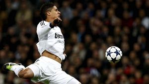 Raphael Varane îngroapă Real Madrid! Gafele incredibile făcute de francez în meciul cu Manchester City | VIDEO