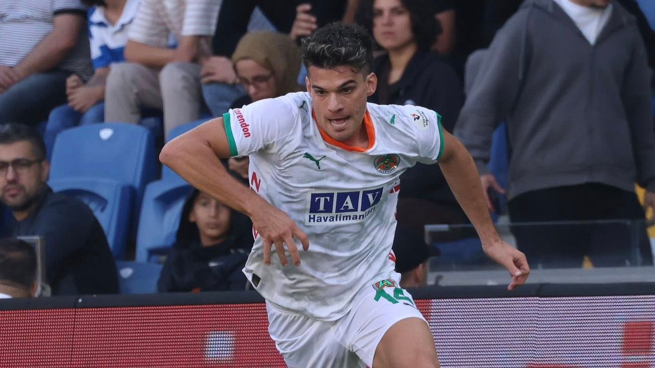 Ce notă a primit Ianis Hagi după ce a jucat în fața tatălui său împotriva lui Galatasaray