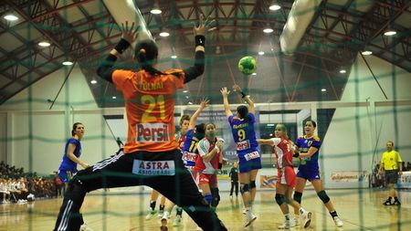 Eliza Buceschi, contract până în 2015 cu Oltchim Râmnicu Vâlcea