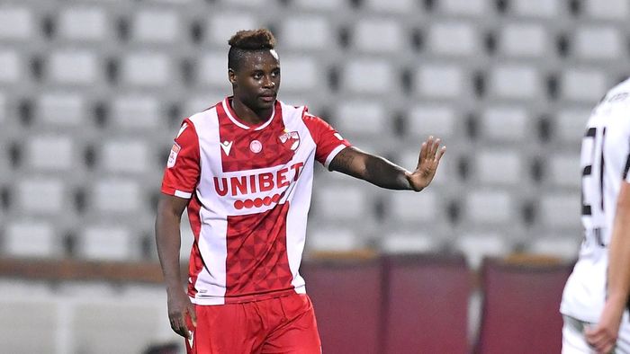 Atac devastator la adresa fotbaliștilor lui Dinamo: „Lături de jucători. Nu sunt buni nici de naționala artiștilor”. Magaye Gueye și Gevaro Nepomuceno, făcuți praf | EXCLUSIV