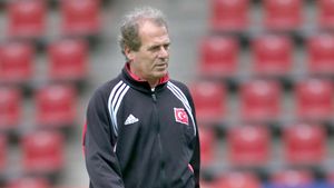 Mustafa Denizli este noul antrenor al lui Beșiktas