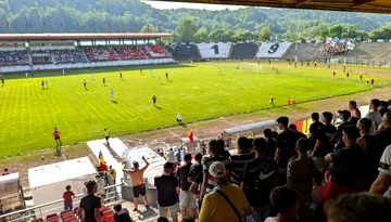 Cât va investi Corvinul Hunedoara în stadionul din Petroșani, pentru meciurile din SuperLiga. Ioan Andone: ”Se pun nocturnă, încălzire și să refac vestiarele. Următorii doi ani, joci acolo”