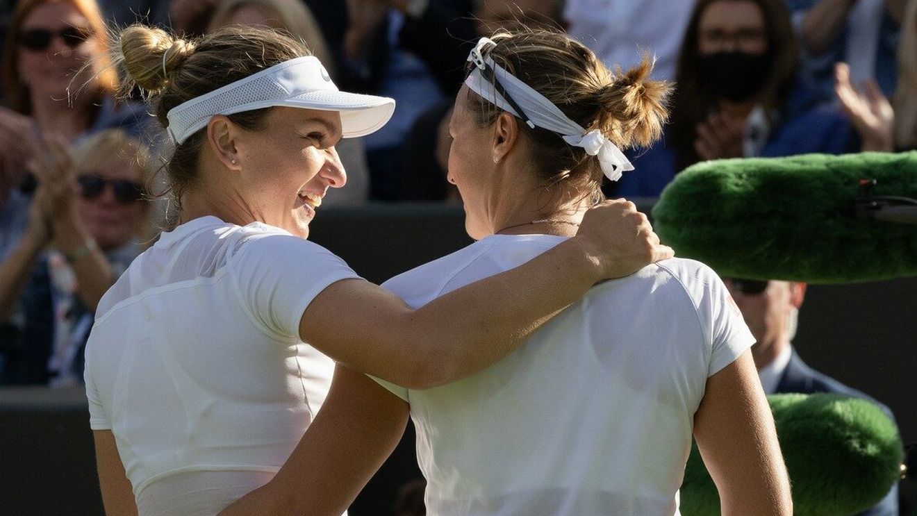 Simona Halep, reacție misterioasă când a fost întrebată ce i-a spus adversarei la ureche după meciul de la Wimbledon: „Rămâne între mine și ea!"