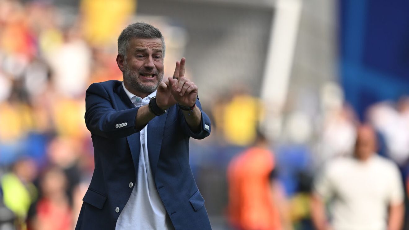 Ce ofertă a primit Edi Iordănescu! Un club dintr-un campionat puternic al Europei i-a pus contractul pe masă