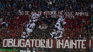 VIDEO | De dragul vremurilor apuse! Rapid și Sportul au făcut spectacol în Sala Rapid! 
"Gașca nebună" și giuleștenii s-au întâlnit după ce Rapidul a dispărut: "Vom reveni acolo unde am fost"