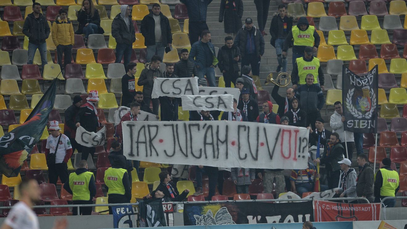 Victorie cu 3-0 pentru suporterii lui Hermannstadt.  Bannerul care a ridiculizat FCSB, continuarea ironiei de anul trecut "FCSB nu e Steaua, cine sunteți vOI?". VIDEO | Ce scria în mesajul pe care stewarzii l-au confiscat imediat