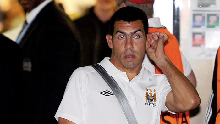 Carlos Tevez e OFICIAL "persona non-grata" la Manchester City!** Șefii s-au dat cu Mancini și au luat prima măsură împotriva atacantului