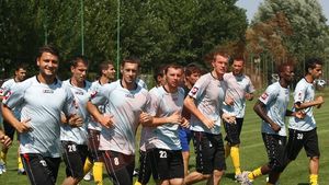 FOTO EXCLUSIV** Poliștii s-au întors din cantonament, dar nu sunt foarte optimiști: "Hai, fă-ne ultima poză!"