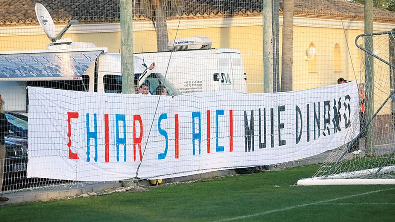 Fanii Stelei: „M...e Marius Niculae!"