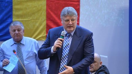 Gino Iorgulescu: "Plecarea lui Victor Pițurcă este în dezavantajul naționalei". Șeful LPF, despre Cosmin Olăroiu: "Mi-a spus că renunță la tot pentru echipa națională"