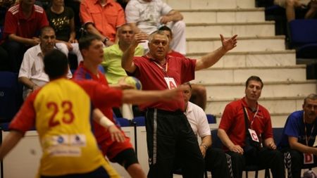 Stângă: "Înfrângerea cu Algeria nu e o rușine! Toți neaveniții își dau cu părerea, dar nu sunt eu vinovat"