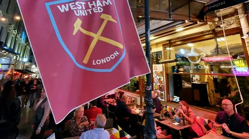 Suporterii lui West Ham au împânzit terasele din Centrul Vechi înaintea partidei cu FCSB! Englezii au făcut show pe străzile din București | VIDEO EXCLUSIV