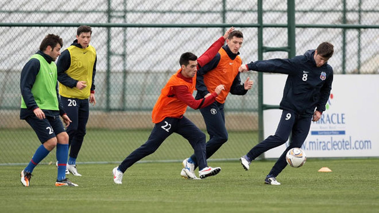 Până acum o lună era "câine de mic", acum parcă s-a născut stelist:** 'Simt că-s aici de 10 ani!'