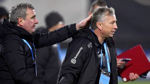 Dragomir știe de ce tot CFR Cluj va câștiga campionatul în lupta cu constănțenii: „Farul nu îl are jucător pe Gică Hagi, iar ardelenii îl au antrenor pe bancă pe Dan Petrescu!” | EXCLUSIV