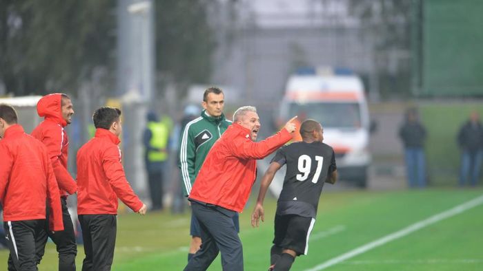 Astra, la un pas de dezastru deși e lider în Liga I! Șumudică are un mesaj clar: "Dacă echipa va fi depunctată, îmi dau demisia!" Strigătul de disperare din vestiar: jucătorii vor să depună memorii