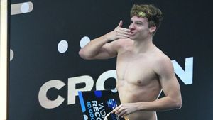 Gata! Leon Marchand vine după medaliile lui David Popovici, dar rezultatele nu-l bagă în sperieți pe român