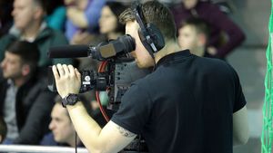 Seară de coșmar pentru Digi Sport, la Rapid - Farul! Ipostaza în care au fost puși comentatorii și ce s-a întâmplat cu transmisia în repriza a doua din Giulești