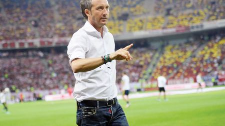 Pentru bani vorbește! Steaua a intrat în "silenzio stampa", managerul e în continuare la TV