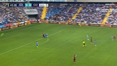 Fază controversată la Adana: CFR Cluj a primit penalty la o fază în care Bîrligea e faultat clar! Fundașul Gravillon a fost și eliminat | VIDEO