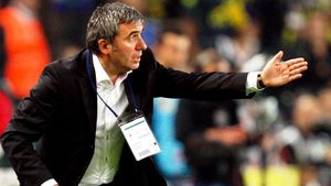 Rivalii Galatei, contra lui Hagi: "Mai bine rămânea Rijkaard!"