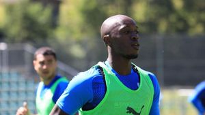 Antoine Conte, lovitură după despărțirea de Universitatea Craiova! Cu ce echipă a semnat fotbalistul care a fost campion cu PSG | OFICIAL