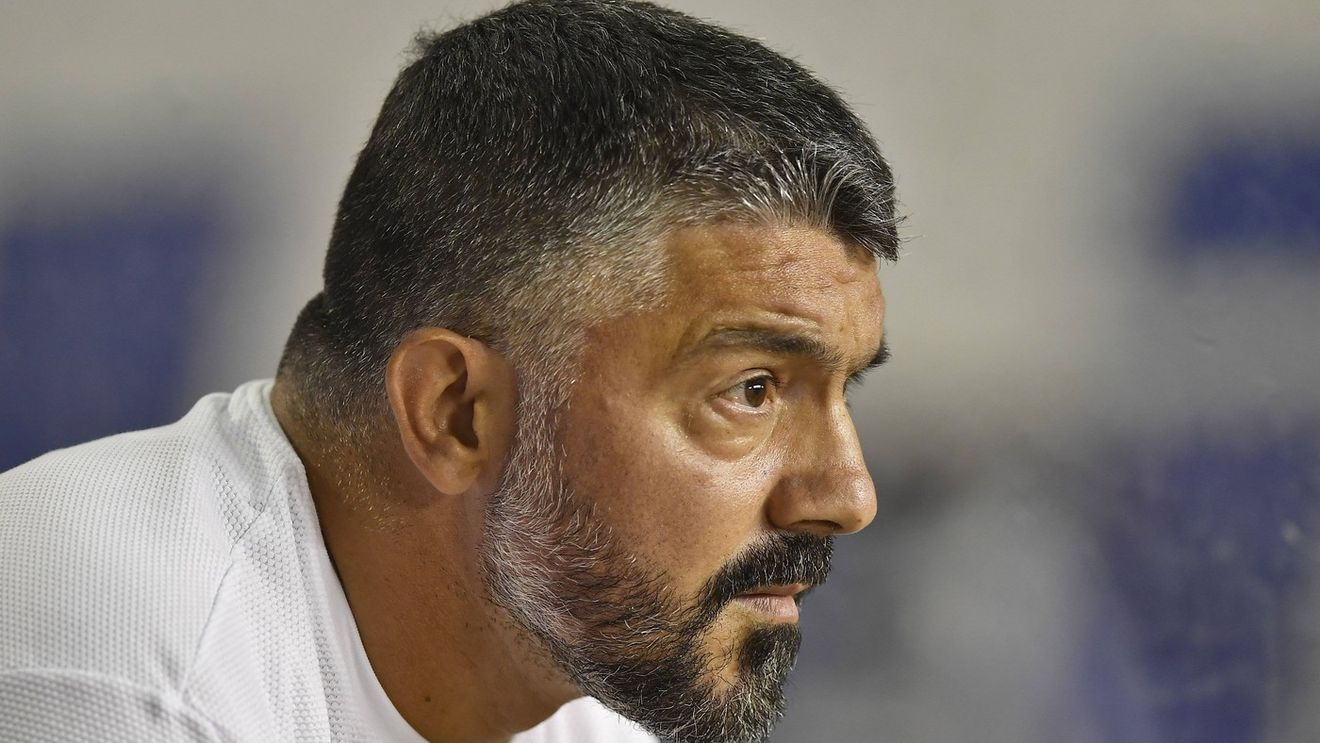 Nu poate fi el! Cum arată unul dintre cei mai fioroşi fotbalişti din istorie, după ce a renunțat la barbă pentru prima dată după 22 de ani